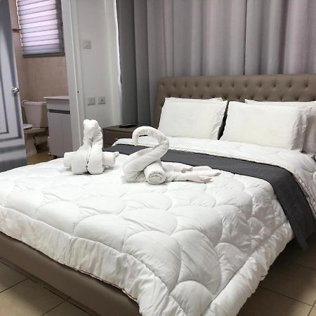 Hotel Room Service Bat Yam Eksteriør billede