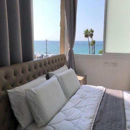 Hotel Room Service Bat Yam Eksteriør billede