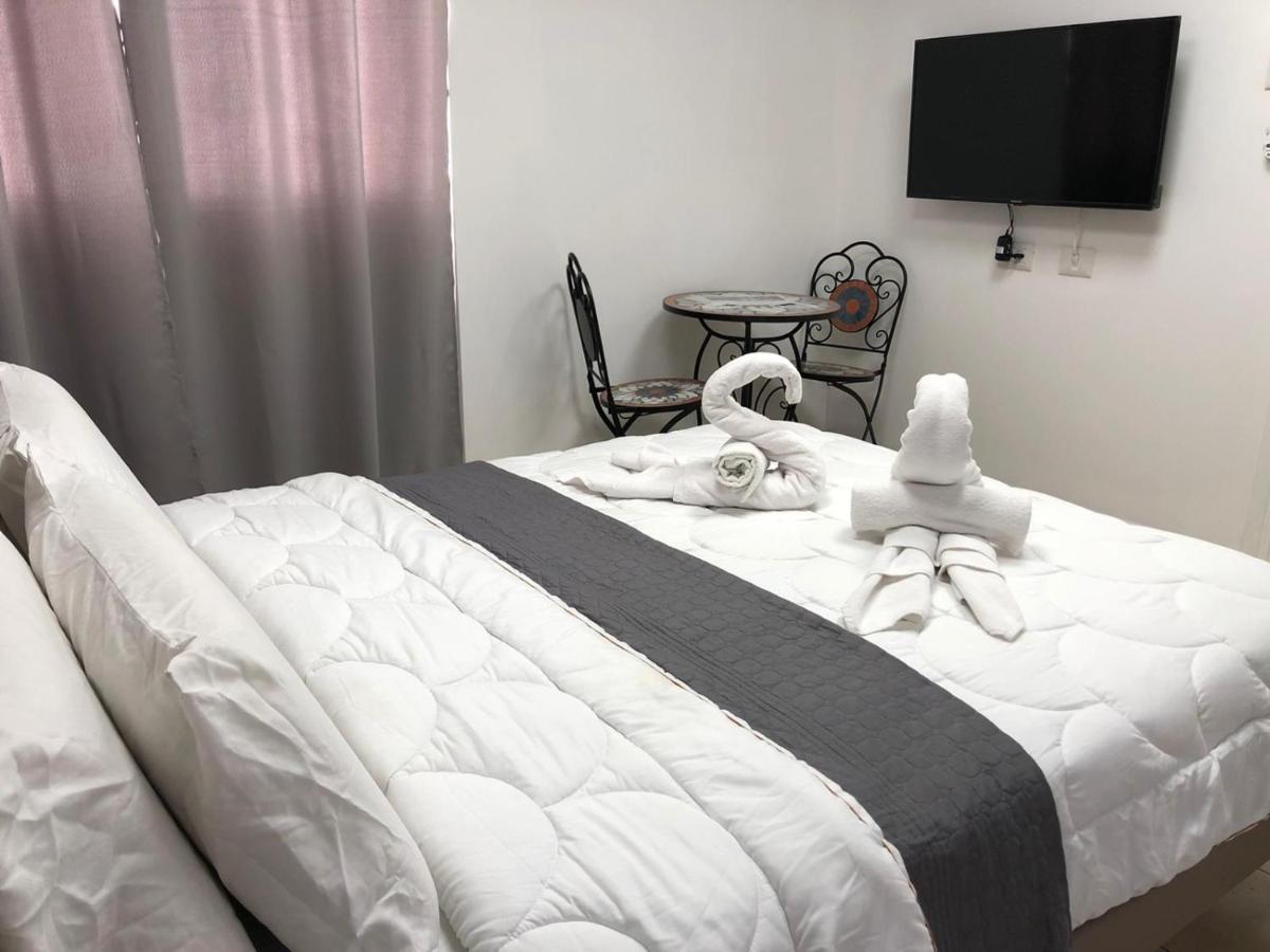 Hotel Room Service Bat Yam Eksteriør billede