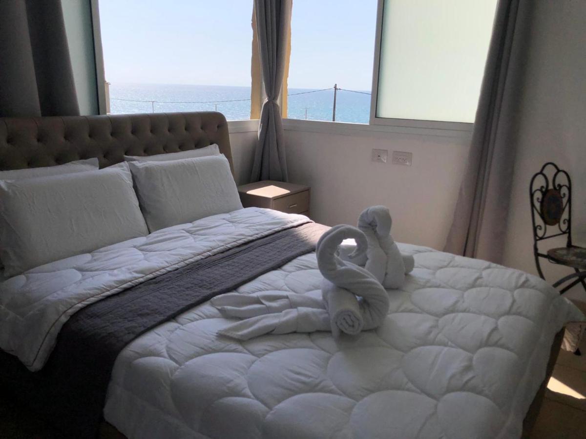 Hotel Room Service Bat Yam Eksteriør billede
