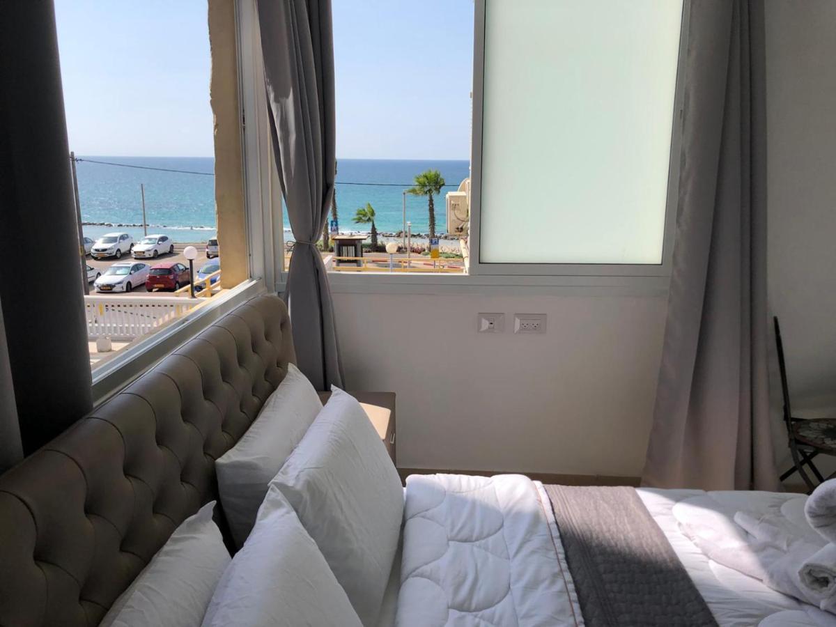 Hotel Room Service Bat Yam Eksteriør billede