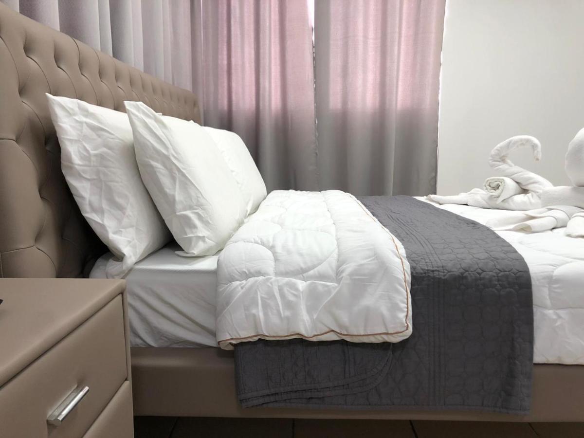 Hotel Room Service Bat Yam Eksteriør billede