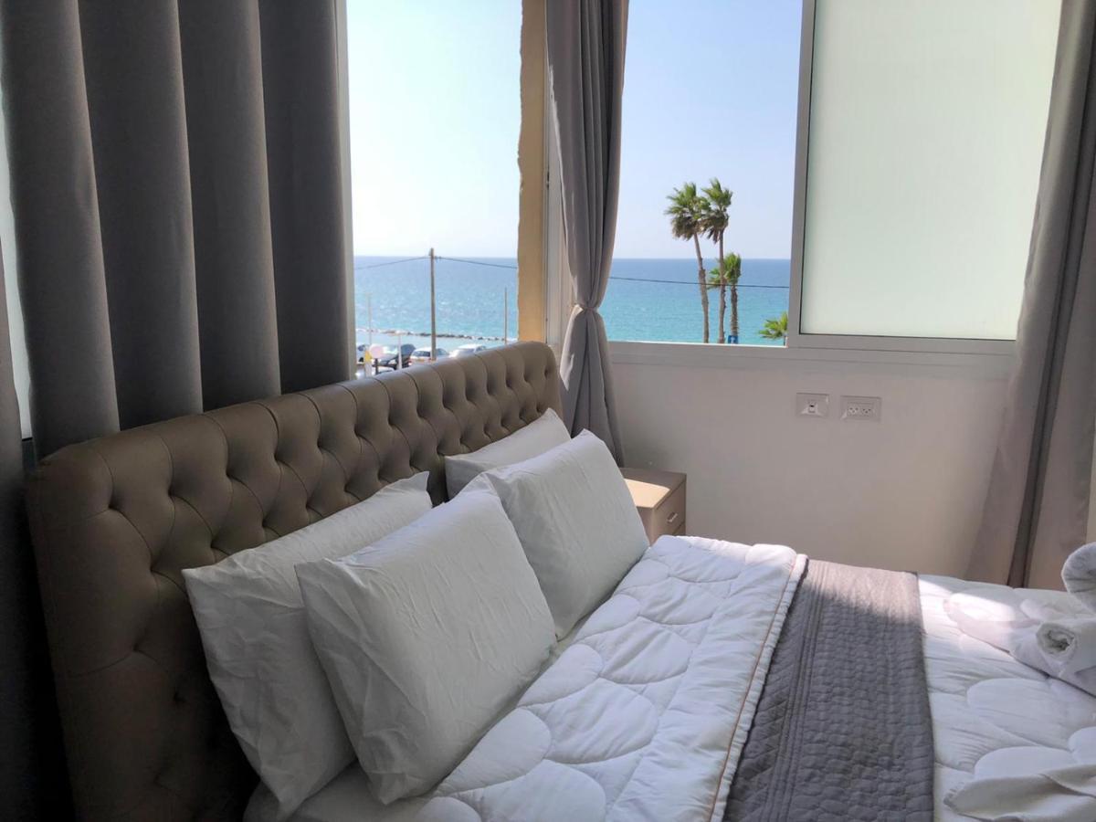 Hotel Room Service Bat Yam Eksteriør billede