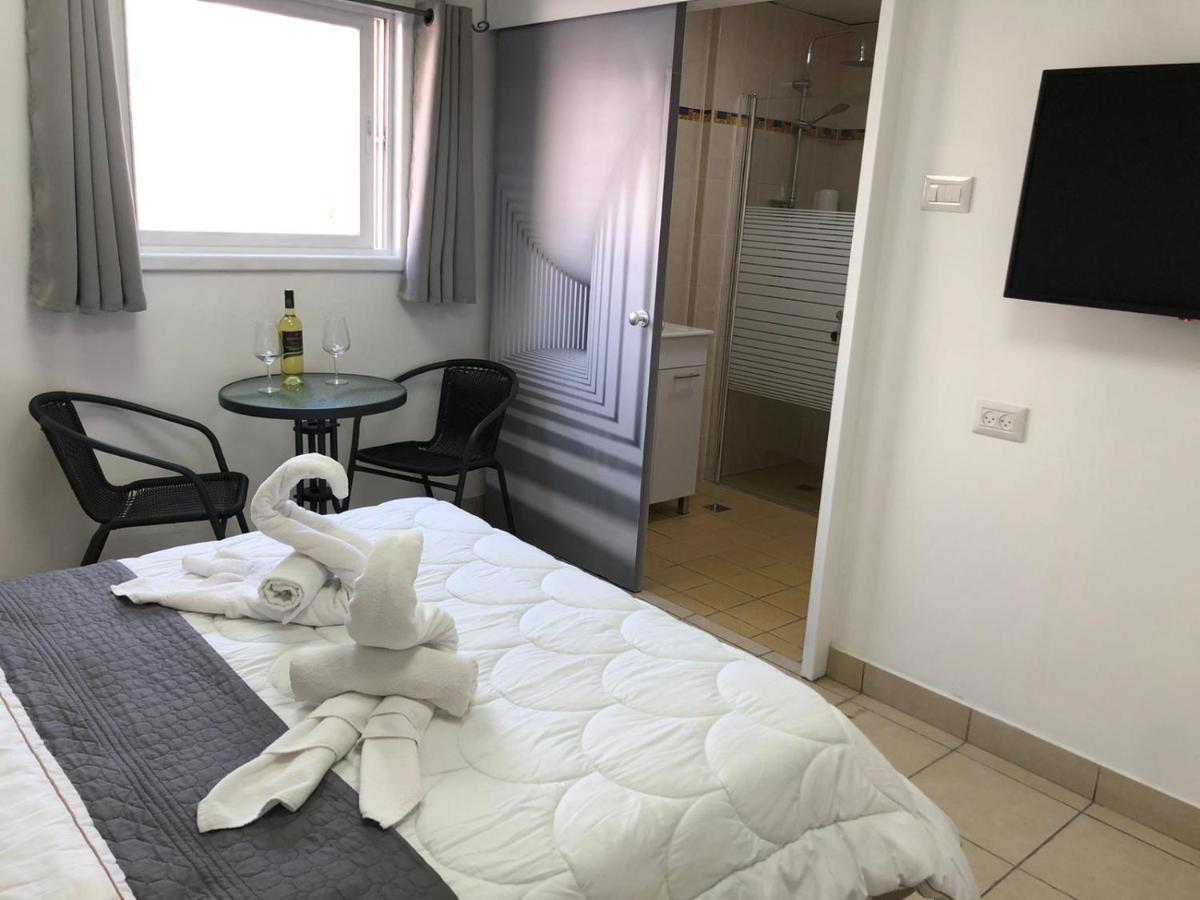 Hotel Room Service Bat Yam Eksteriør billede