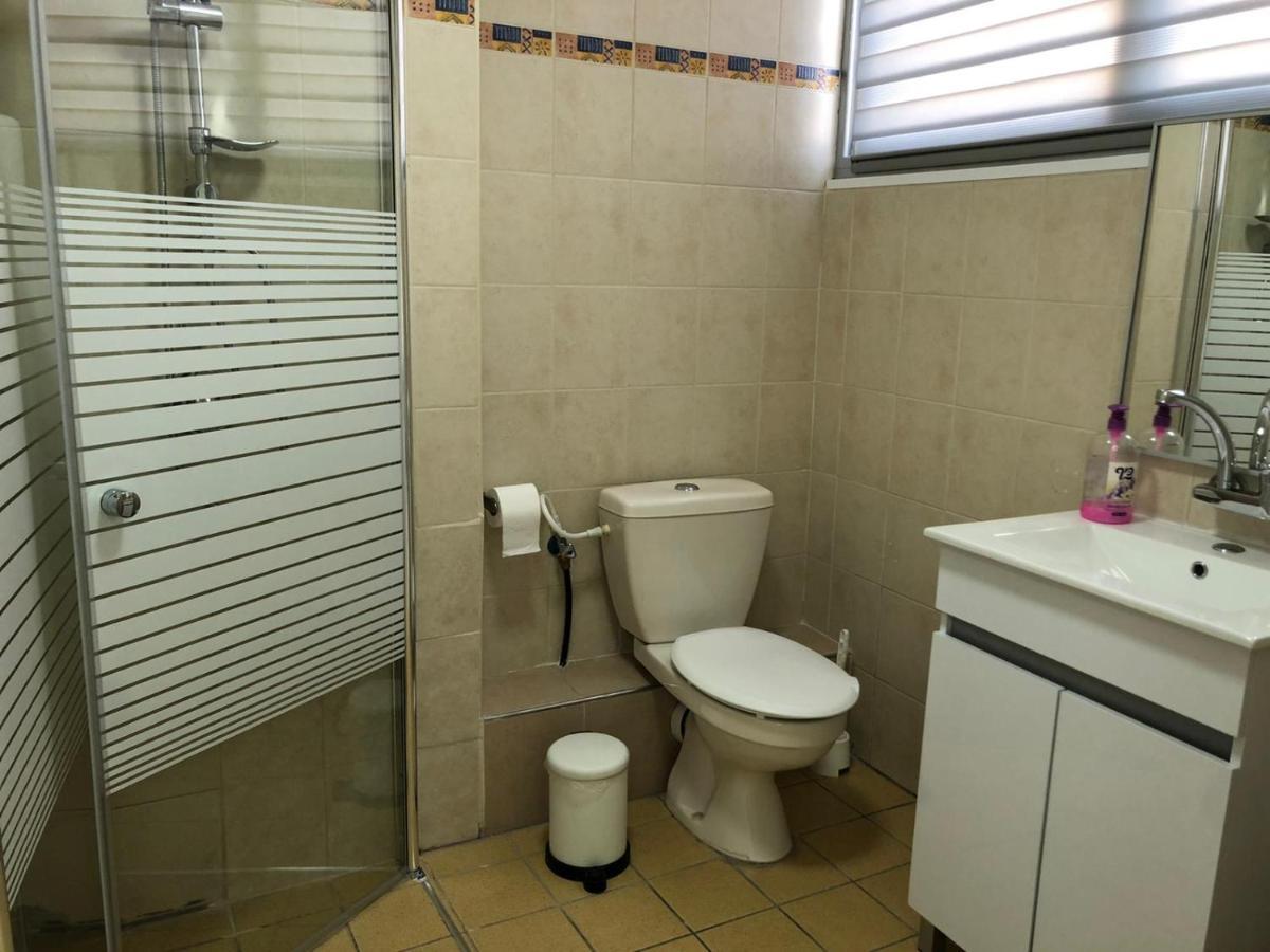 Hotel Room Service Bat Yam Eksteriør billede